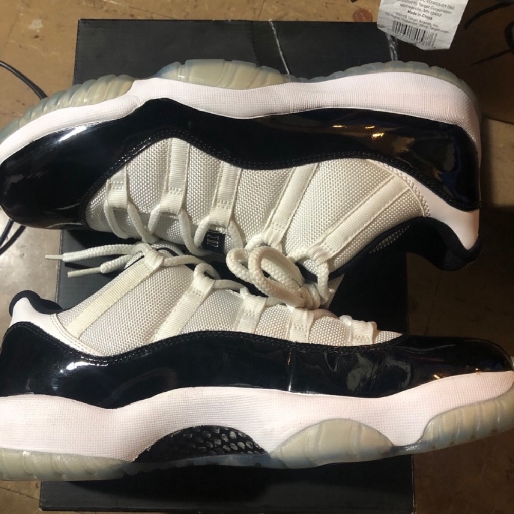 Retro Air Jordan 11 LOW “Concord”